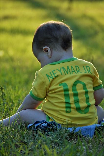 Did Neymar Jr Dad Play Soccer? Tracing Neymar Jr's Family Legacy! 2 Did Neymar Jr's father have a career in soccer?