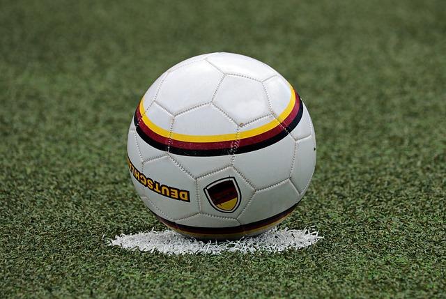 How Do You Say to Play Soccer in Spanish? Exploring Football Vocabulary! 2 Exploring Essential Football Vocabulary in Spanish